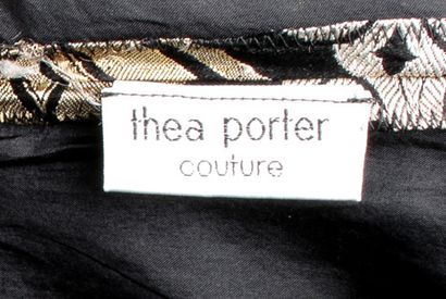 null Thea PORTER circa 1960 à 1970

Chemise en brocart lamé or, argent et soie multicolore...