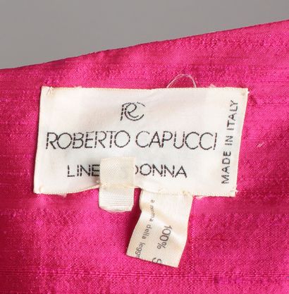 null Roberto CAPUCCI circa 1980

Ligne Donna

Robe en soie sauvage fuchsia doublé...