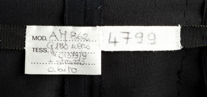 null Mila SCHÖN circa 1987/1989

Robe longue, haut en mousseline noire à effet de...