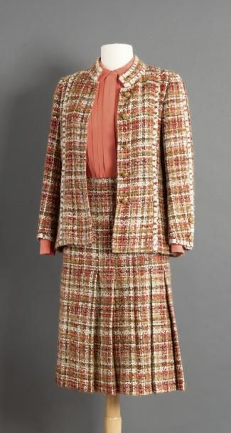 null CHANEL Haute Couture n° 43565-43566 Circa 1965-1970

Tailleur en tweed multicolore...