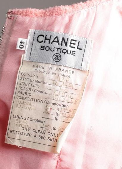 null CHANEL Boutique Collection Prêt-à-porter 1993

Ensemble en lainage bouclette...