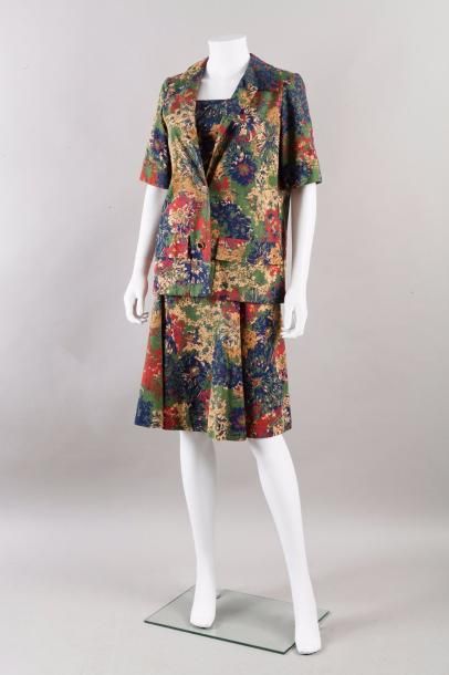 null CHANEL haute couture n° 56664-56665 circa 1960/1970

Ensemble en coton imprimé...
