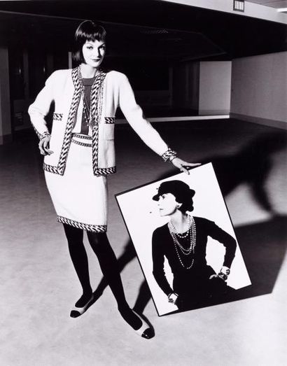 null Karl Lagerfeld

Hommage à Coco Chanel. Modèle Sonia. Tailleur Tweed, c. 1990.

Épreuve...