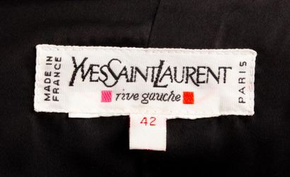 null Yves SAINT LAURENT rive gauche circa 1985

Veste blazer en velours palatine...