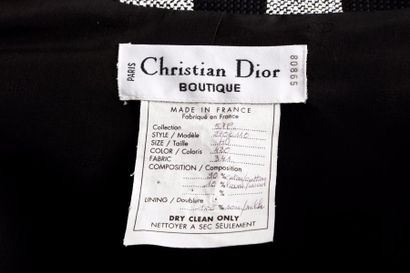 null Christian DIOR Boutique n° 80865,23714

Ensemble noir et blanc composé d'une...