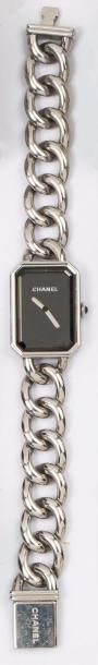 CHANEL «Ma Première»
Bracelet-montre de dame en acier.
Cadran octogonal, fond noir....