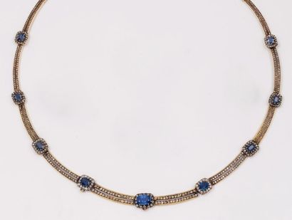 null Collier articulé en or jaune et argent serti de deux lignes de diamants taillés...