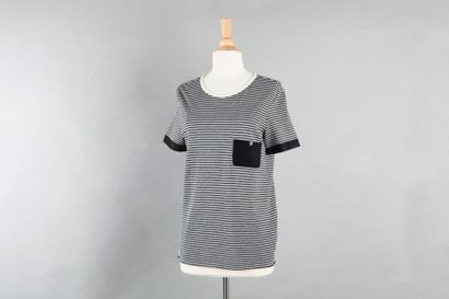 CHANEL Collection prêt-à-porter Automne/Hiver 2008-2009 T-shirt en jersey milleraie...