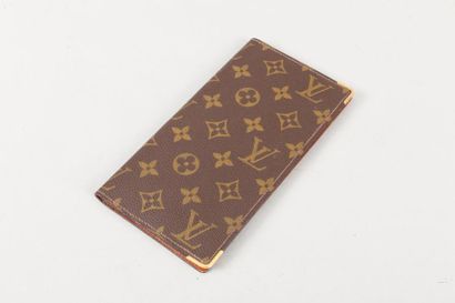 Louis VUITTON Circa 1980 Porte chéquier en toile monogram, intérieur faisant également...