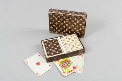 LOUIS VUITTON Étui à deux jeux de cartes monogram. (Usures, traces).