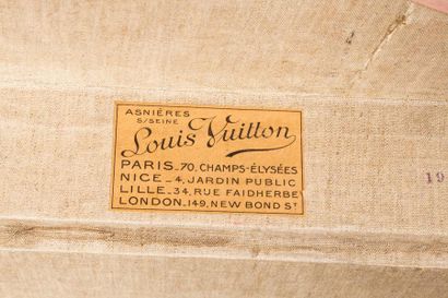 Louis VUITTON Champs Élysées n°194986 Malle cabine en toile monogram au pochoir chiffré...