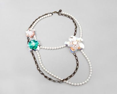 LANVIN pour H&M Collier plastron en perles d'imitations et chaîne en métal vernissé...