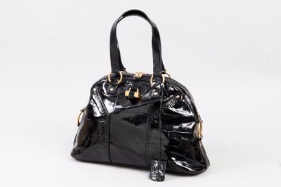 Yves SAINT LAURENT par Stefano Pilati Sac « Muse I » 42 cm en cuir vernis noir embossé...