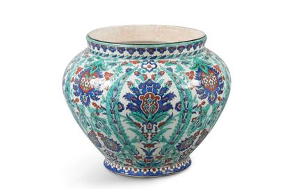null BOCH, vase dans le style d’Iznik, Belgique, déb. XXe siècle Vase globulaire...