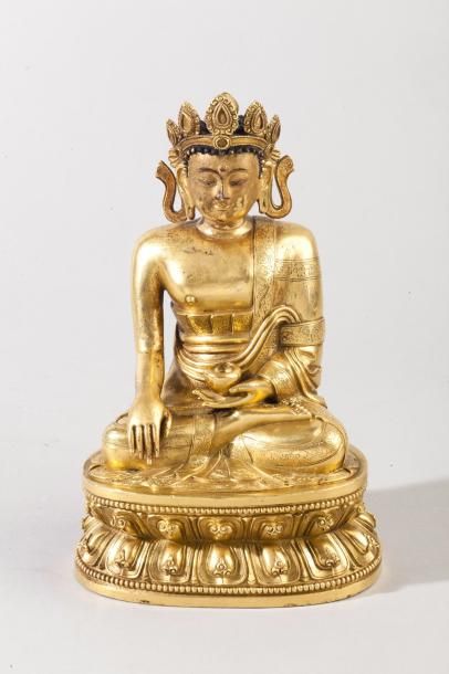 null Art Sino-Mongole, XVIIIe siècle Sujet en bronze doré, représentant un des cing...