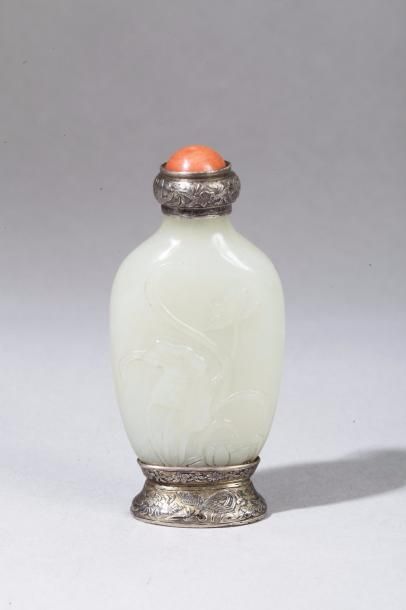 null Chine, XIXe siècle Flacon de tabatière de forme balustre en cristal de roche,...