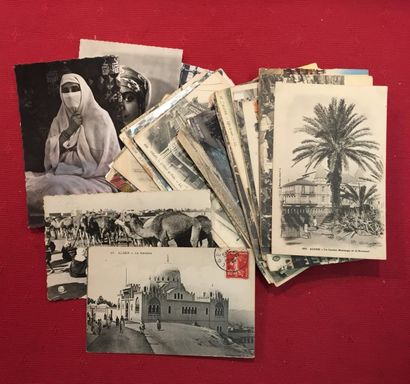 null [CARTES POSTALES]. 

Lot de 84 cartes postales sur Alger et l'Algérie.