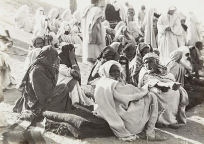 null Marcelin Flandrin (1889-1957)	

Maroc, c. 1930.	

Marchands de tapis de berbères....