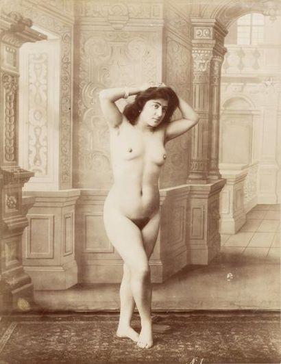 null Photographe non identifié	

Afrique du Nord.	

Nus féminins, c. 1880.	

Quatre...