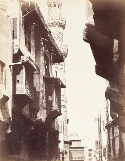 null Photographe non identifié	

Égypte, c. 1870.	

Rue du Caire.	

Épreuve sur papier...