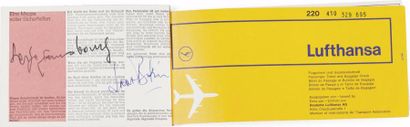 null Serge GAINSBOURG et Jane BIRKIN.

Deux billets d'avion portant les signatures...