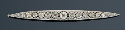 null Broche barrette en or jaune et or gris ajourés ornée de diamants taillés en...