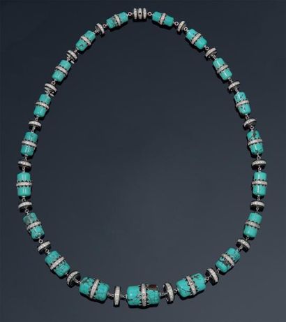 null Collier en or gris émaillé noir et cabochon de turquoise en chute alternés de...