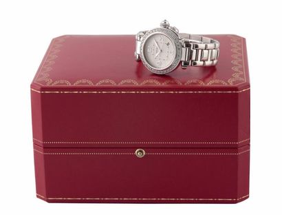CARTIER “Pasha” n° 319289MG/2398 vers 1990
Belle montre bracelet de dame en or blanc.
Boitier...