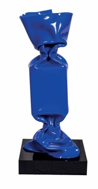 Laurence JENKELL (1969) 
Bonbon bleu
Sculpture en plexiglas représentant un bonbon,...
