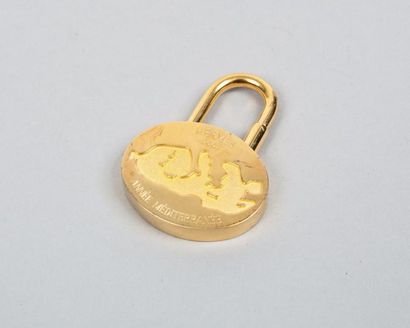 null HERMÈS Paris made in France année 2003 Porte clef en métal doré « Année de la...