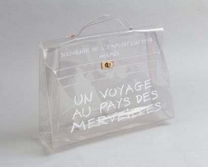 null HERMÈS Paris 	

*Sac « Kelly » 40 cm en plastique transparent « Souvenir de...