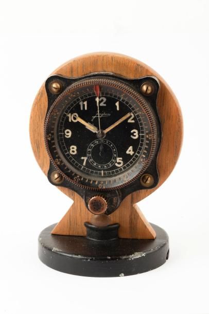 JUNGHANS 
Rare chronographe de bord en acier...