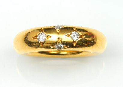 null CHAUMET - Bague jonc en or jaune ornée de diamants taillés en brillant en serti...
