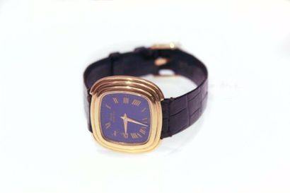 PIAGET - LAPIS LAZULI DIAL YELLOW GOLD - Circa 1970. Montre bracelet en or 18k (750)...