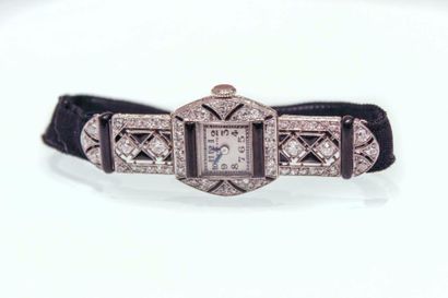 L.LEROY - ARTDECO- Circa 1930. Belle et élégante montre bracelet de dame en platine...