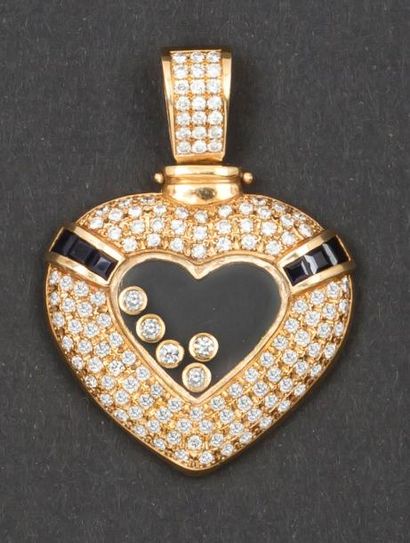 null Pendentif «Coeur» en or jaune entièrement pavé de diamants taillés en brillant...