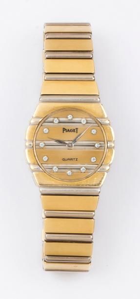 PIAGET «POLO»
Bracelet montre en or jaune et or gris mat et poli.
Cadran or, la lunette...
