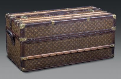 LOUIS VUITTON IDEAL TRUNK 141942 made in 1900's
The man trunk in monogram.
Malle...