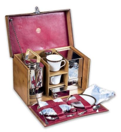 MOYNAT Mallette de thé made in 1900's
Très belle mallette de voyage à thé fabrication...