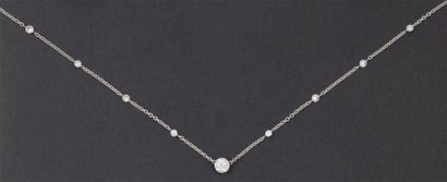 null Collier en or gris orné d'un diamant taillé en brillant calibrant 1,59 carat...