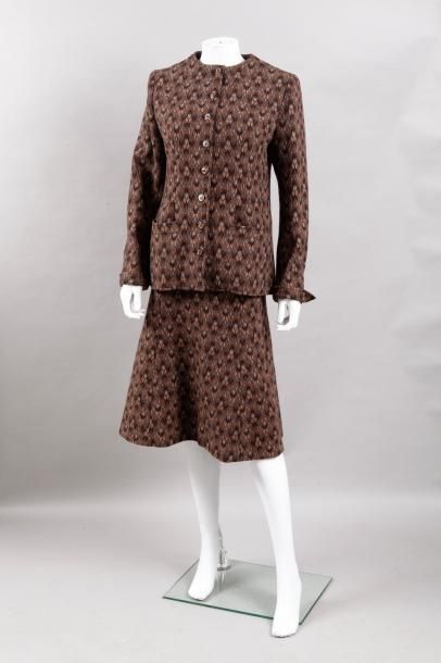Yves SAINT LAURENT 
Tailleur en lainage imprimé à motif ethnique dans les coloris...