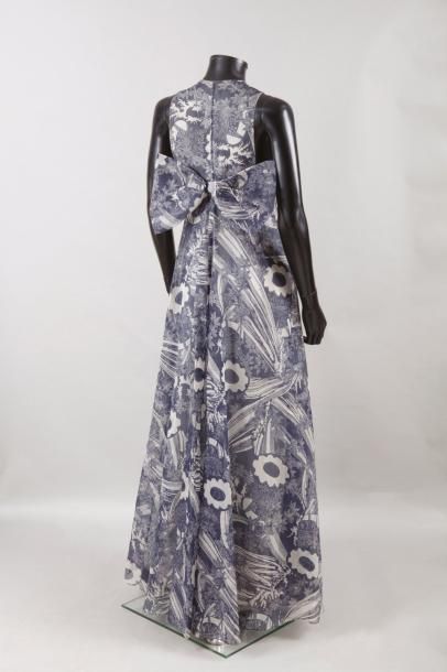 GRES Ample robe longue en gazar imprimé marine à motif florale sur fond gris, encolure...