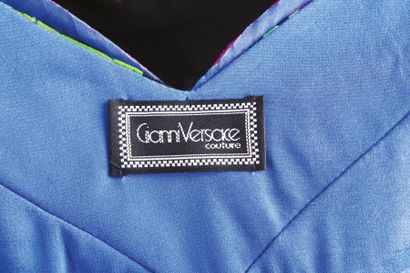 Gianni VERSACE Couture Collection Printemps / Eté 1991- Broderie Swarovski
Robe fourreau...