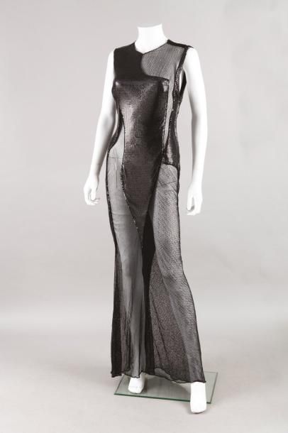Gianni VERSACE Couture Circa 1980 Robe longue de forme fourreau en cotte de maille...