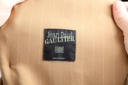 JEAN PAUL GAULTIER FEMME Printemps / Eté 1997
Collection prêt-à-porter "La Parisienne...