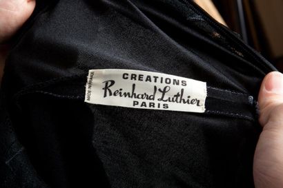 Reinhard LUTHIER création Robe du soir en patchwork de guipure et jersey de soie...