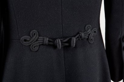 Yves SAINT LAURENT Collection RusseManteau long en drap noir, col droit,boutonnage...