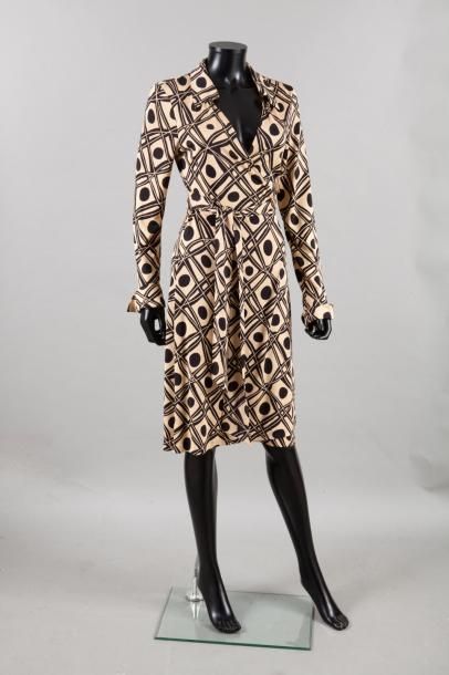 Diane Von FURSTENBERG Vintage Circa 2011 Lot de deux robes portefeuilles en jersey...