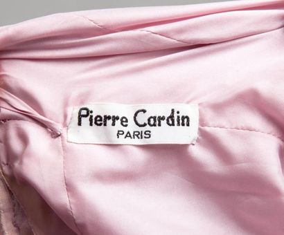 Pierre CARDIN Robe longue de forme droite en guipure dans les coloris dégradés de...