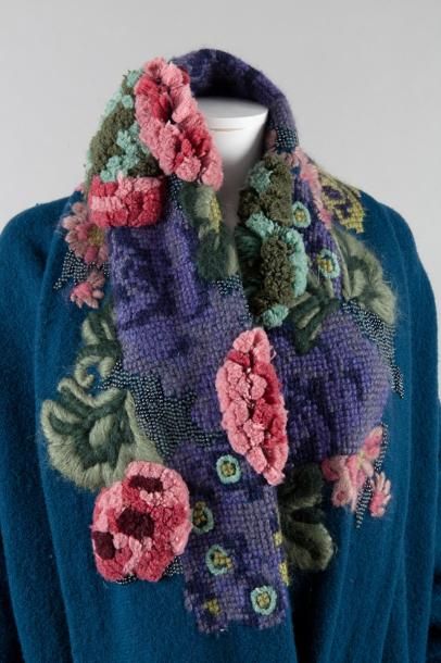 KENZO DEFILE Cardigan long d'inspiration Kimono en jersey de laine dans les tons...